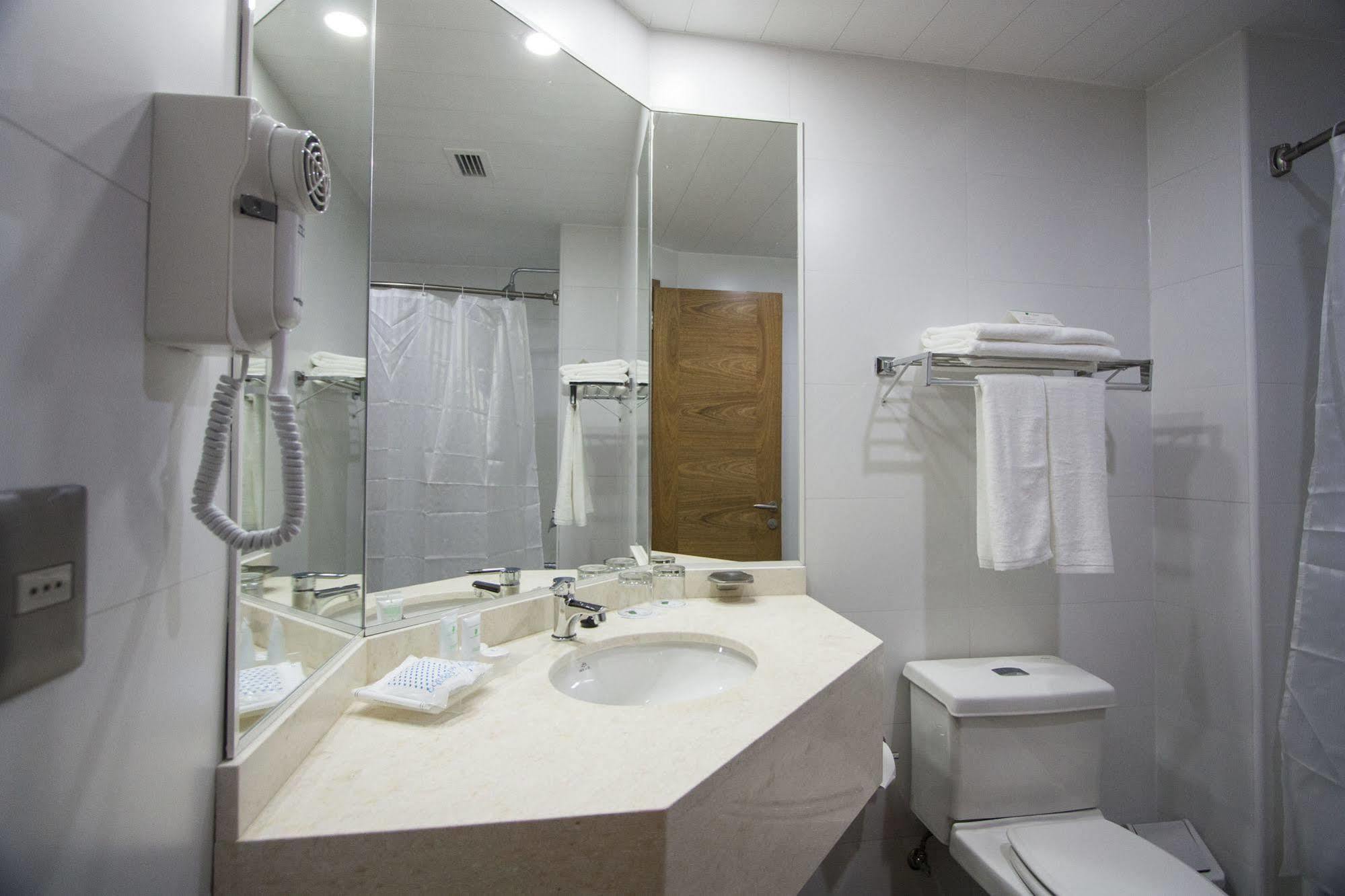 Hotel Diego De Almagro Osorno Kültér fotó