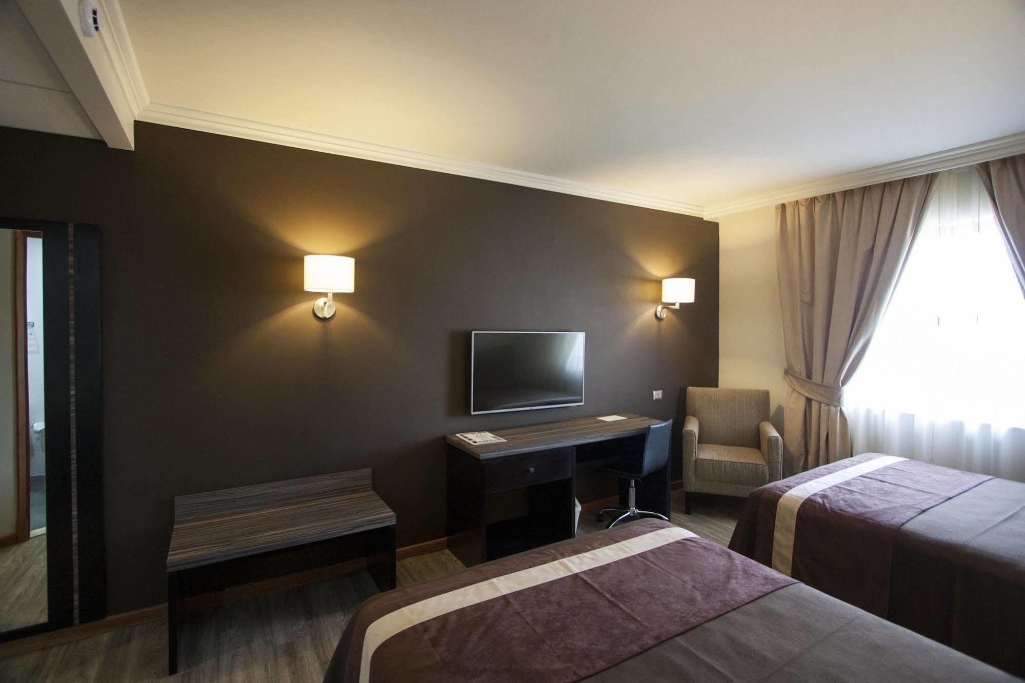 Hotel Diego De Almagro Osorno Kültér fotó